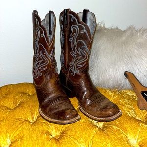 Womens Ariat boots style#: 15825